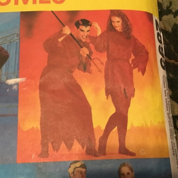 McCalls 2895 all sizes Halloween costume- cave people/ Roman’s.- devil- king - Picture 6 of 6